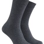 Ribbstickad strumpa med extra lös resår - Grå